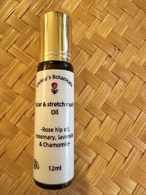Chrissy’s Botanicals _ Scar & Stretch Mark Oil -